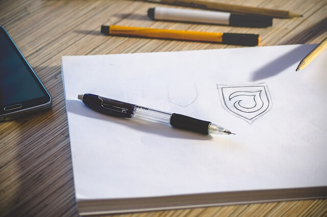 diseño logo lapiz papel